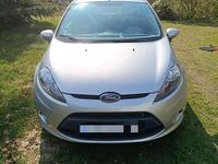 Gebraucht Ford Fiesta 60 PS (44 kW) 2011 Silber Kleinwagen