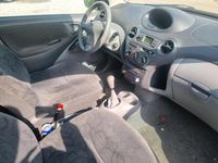 Gebraucht Toyota Yaris 68 PS (50 kW) 2002 Silber Kleinwagen
