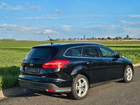 Gebraucht Ford Focus Titanium 125 PS (91 kW) 2017 Schwarz Kombi