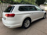 Gebraucht VW Passat Comfortline 150 PS (110 kW) 2018 Weiß Limousine