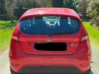 Gebraucht Ford Fiesta 60 PS (44 kW) 2011 Rot Kleinwagen