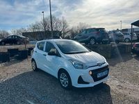 Gebraucht Hyundai i10 Basis 67 PS (49 kW) 2018 Weiß Kleinwagen