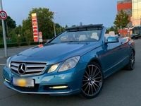 Gebraucht Mercedes E220 170 PS (125 kW) 2011 Blau Cabrio