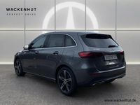 Gebraucht Mercedes B200 Advanced 163 PS (119 kW) 2025 Grau Van / Kleinbus