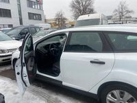 Gebraucht Ford Focus 100 PS (73 kW) 2013 Weiß Kombi