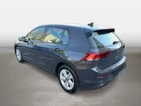 Gebraucht VW Golf VIII Life 131 PS (96 kW) 2024 Grau Limousine