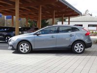 Gebraucht Volvo V40 150 PS (110 kW) 2017 Osmium grey metallic Kleinwagen