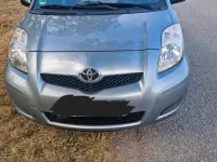 Gebraucht Toyota Yaris 69 PS (50 kW) 2009 Silber Kleinwagen