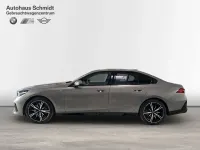 Gebraucht BMW 550e M Sport 313 PS (230 kW) 2025 Oxidgrau Limousine