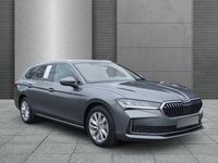 Neu Skoda Superb Selection 150 PS (110 kW) 2025 Grau metallic Kombi