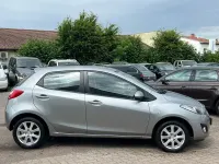 Gebraucht Mazda 2 Edition 75 PS (55 kW) 2012 Silber Kleinwagen
