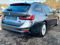 Gebraucht BMW 320 190 PS (139 kW) 2022 Grau Kombi