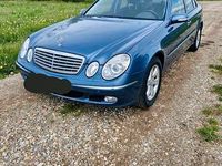 Gebraucht Mercedes E200 163 PS (119 kW) 2003 Blau Limousine