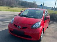 Gebraucht Toyota Aygo 68 PS (50 kW) 2008 Rot Kleinwagen