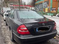 Gebraucht Mercedes E220 Elegance 150 PS (110 kW) 2004 Schwarz Limousine