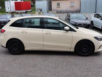 Gebraucht Mercedes B180 116 PS (85 kW) 2022 Gelb Van / Kleinbus