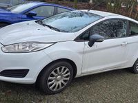 Gebraucht Ford Fiesta 60 PS (44 kW) 2016 Weiß Kleinwagen
