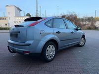 Gebraucht Ford Focus Ambiente 101 PS (74 kW) 2005 Andere farben Limousine