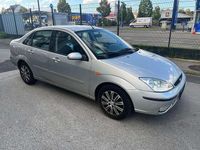 Gebraucht Ford Focus Ghia 131 PS (96 kW) 2003 Polarsilber metallic Limousine