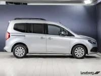 Gebraucht Mercedes T180 Progressive 116 PS (85 kW) 2024 Silber Van / Kleinbus