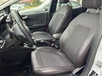 Gebraucht Ford Fiesta Vignale 125 PS (91 kW) 2017 Frostweiß Kleinwagen