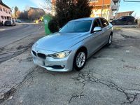 Gebraucht BMW 318 143 PS (105 kW) 2012 Silber Limousine
