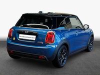 Gebraucht Mini Cooper SE Classic 135 kW (184 PS) 2023 Island blue metallic Kleinwagen