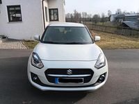 Gebraucht Suzuki Swift 82 PS (60 kW) 2022 Weiß Kleinwagen