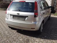 Gebraucht Ford Fiesta 80 PS (58 kW) 2004 Silber Kleinwagen