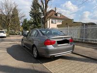 Gebraucht BMW 318 143 PS (105 kW) 2010 Grau Limousine