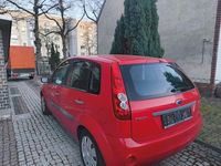 Gebraucht Ford Fiesta 90 PS (66 kW) 2007 Rot Kleinwagen