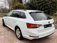 Gebraucht Skoda Superb 150 PS (110 kW) 2016 Weiß Kombi