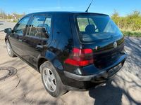 Second-hand VW Golf IV 105 CP (77 kW) 2000 Negru Hatchback
