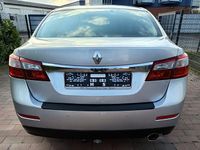 Second-hand Renault Latitude 140 CP (102 kW) 2011 Argintiu Berlinǎ