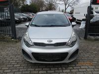 Gebraucht Kia Rio Edition 7 86 PS (63 kW) 2013 Silber Limousine