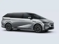 Neu XPENG X9 235 kW (320 PS) 2026 Silber frost silver Van / Kleinbus