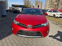 Gebraucht Toyota Auris Life+ 99 PS (72 kW) 2014 Rot Limousine