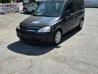 Używany Opel Combo 100 KM (73 kW) 2005 Czarny Minivan