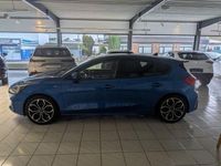 Gebraucht Ford Focus ST-Line X 155 PS (114 kW) 2021 Dynamicblau metallic Limousine
