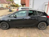Gebraucht Opel Astra Active 101 PS (74 kW) 2013 Schwarz Kombi