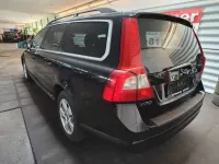 Gebraucht Volvo V70 Momentum 145 PS (106 kW) 2010 Schwarz Kombi