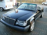Gebraucht Mercedes E320 220 PS (161 kW) 1995 Glanzschwarz 040 Cabrio