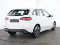 Gebraucht Mercedes B200 Advanced 163 PS (119 kW) 2025 Unilack polarweiß Kleinwagen
