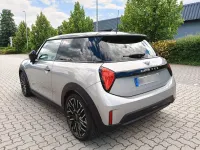 Gebraucht Mini Cooper Favoured 156 PS (114 kW) 2024 Silber Kleinwagen