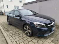 Gebraucht Mercedes A200 136 PS (100 kW) 2018 Blau Limousine