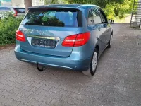 Gebraucht Mercedes B200 Edition 156 PS (114 kW) 2012 Blau Kleinwagen