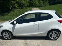 Gebraucht Mazda 2 Inclusive 75 PS (55 kW) 2008 Weiß Kleinwagen