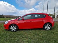 Gebraucht Opel Astra Edition 87 PS (63 kW) 2012 Rot Limousine
