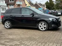 Gebraucht Mercedes B200 Urban 136 PS (100 kW) 2015 Kosmosschwarz  metalliclack Kleinwagen