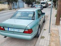 Gebraucht Mercedes 220 150 PS (110 kW) 1992 Grün Limousine